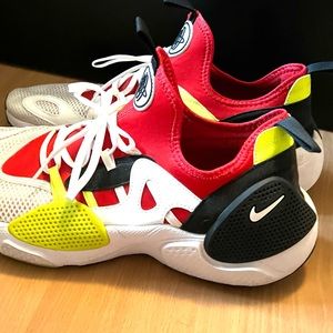 NIKE EDGE SNEAKERS